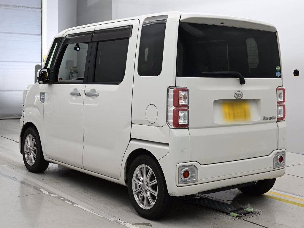 DAIHATSU WAKE