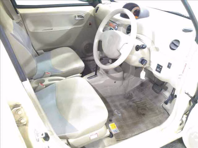 DAIHATSU ESSE