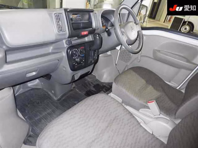 MITSUBISHI MINICAB