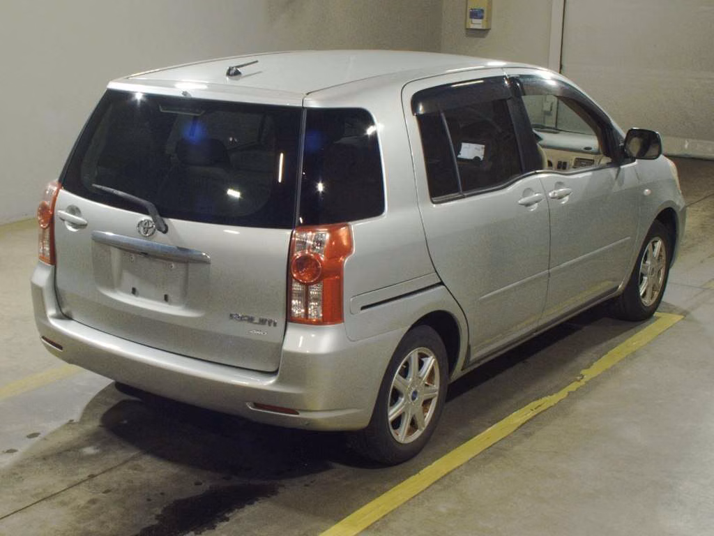 TOYOTA RAUM
