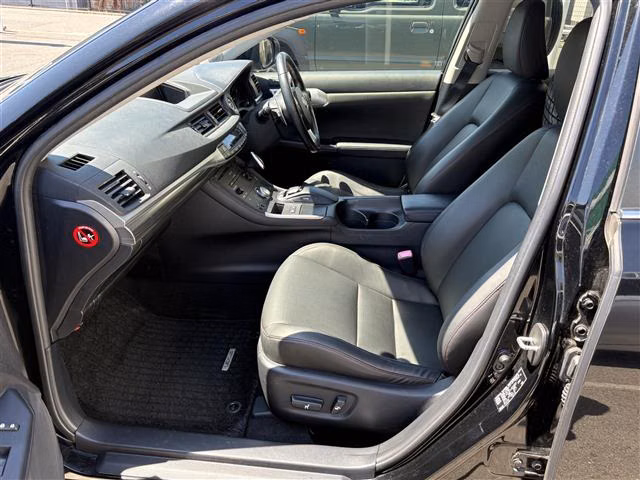 LEXUS CT200H