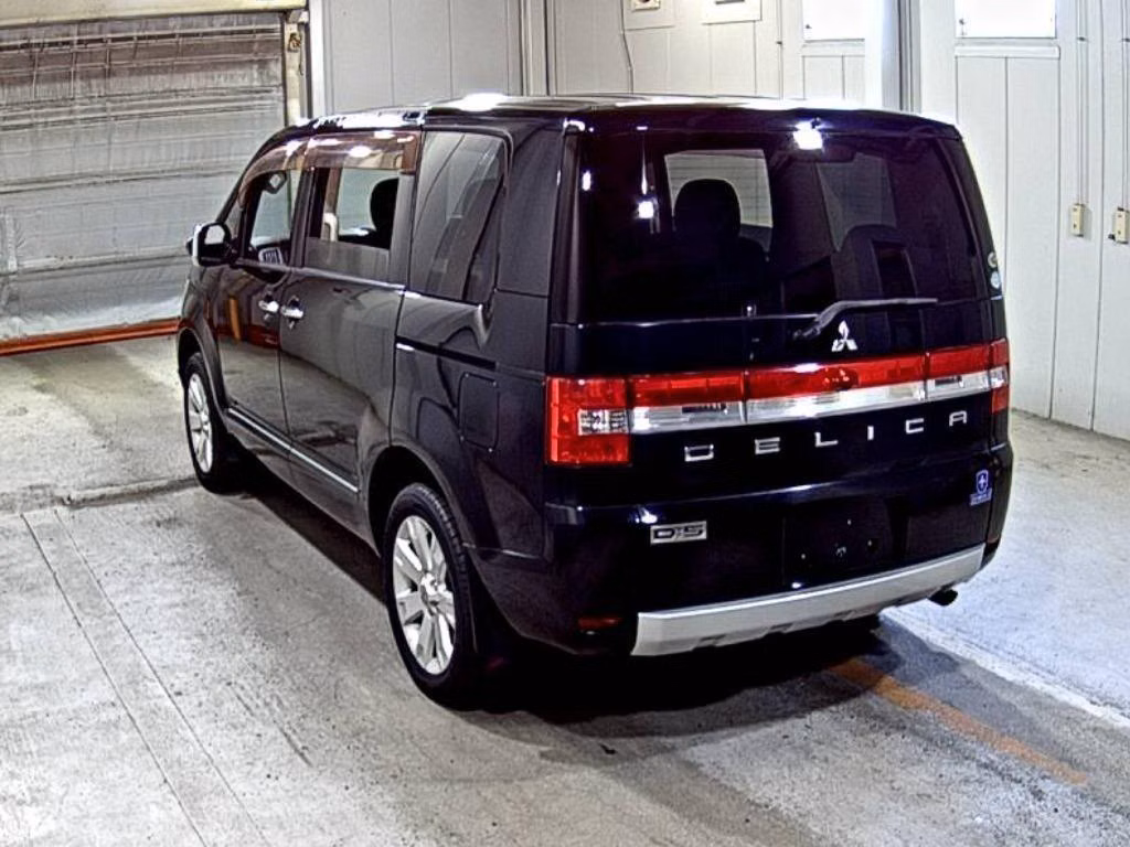MITSUBISHI DELICA D:5