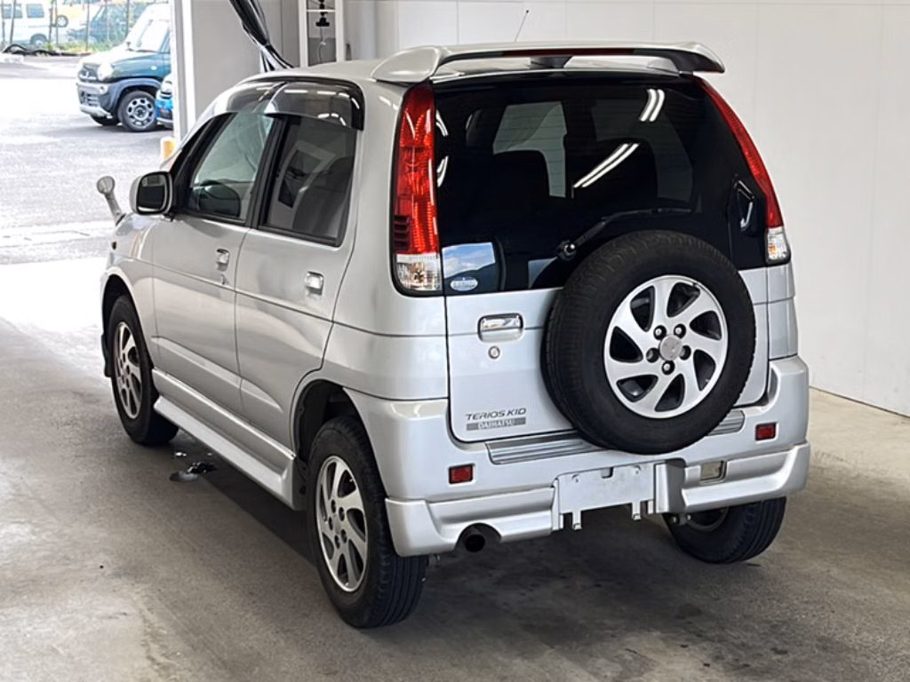 DAIHATSU TERIOS KID