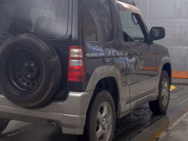 MITSUBISHI PAJERO MINI