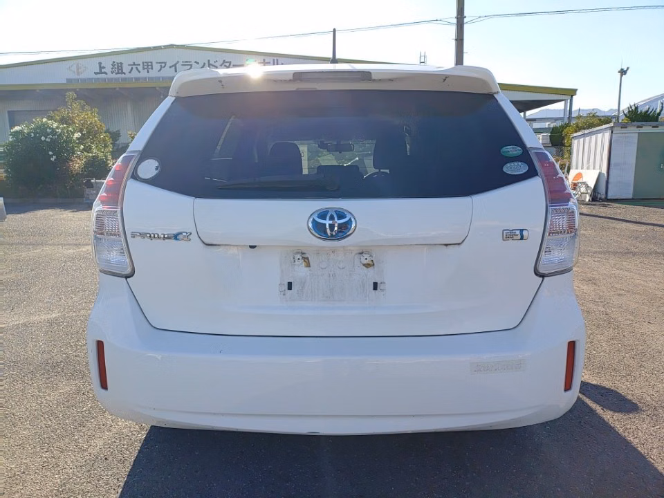 TOYOTA PRIUS ALPHA