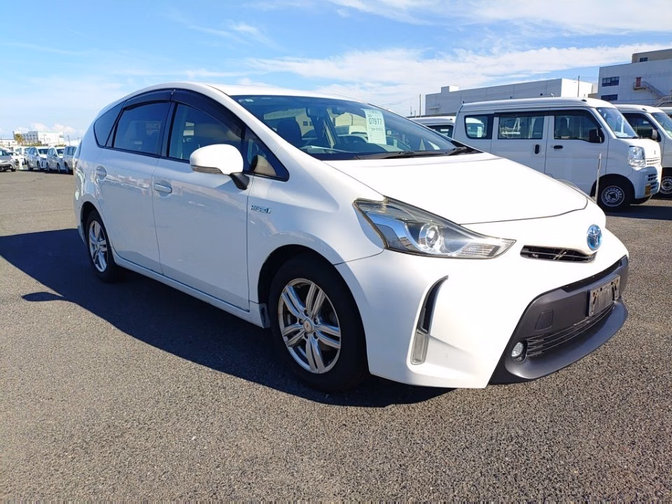 TOYOTA PRIUS ALPHA