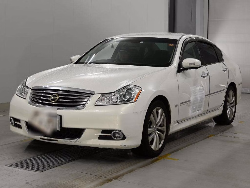 NISSAN FUGA