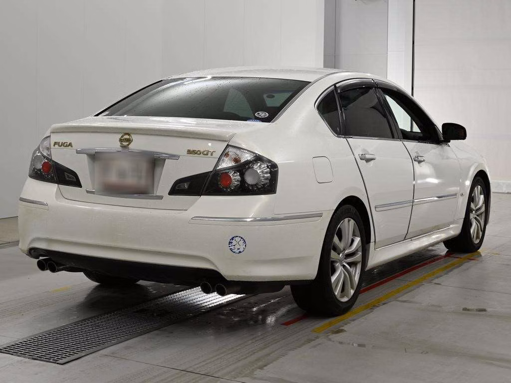 NISSAN FUGA