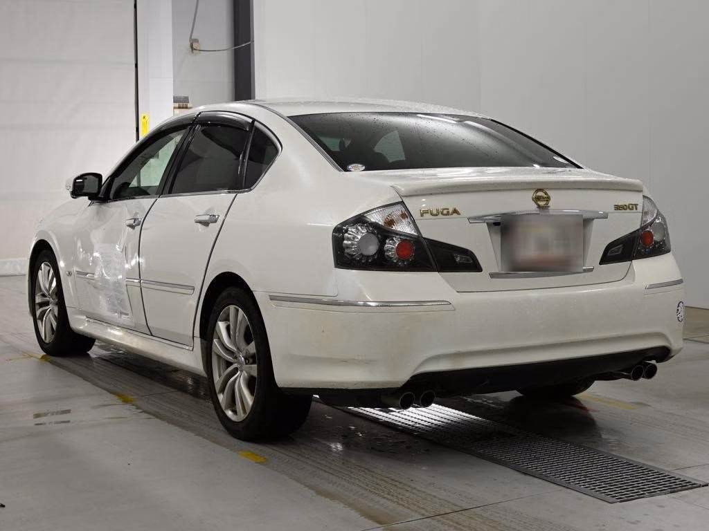 NISSAN FUGA