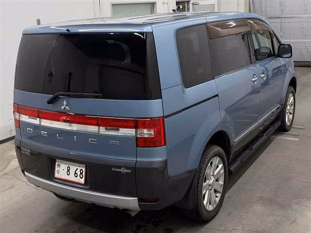 MITSUBISHI DELICA D:5