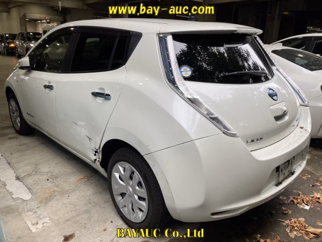 NISSAN LEAF