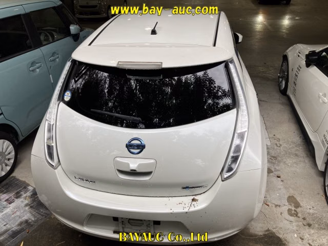 NISSAN LEAF