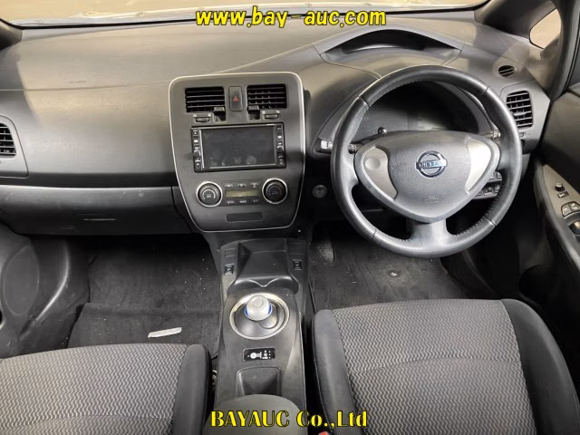 NISSAN LEAF