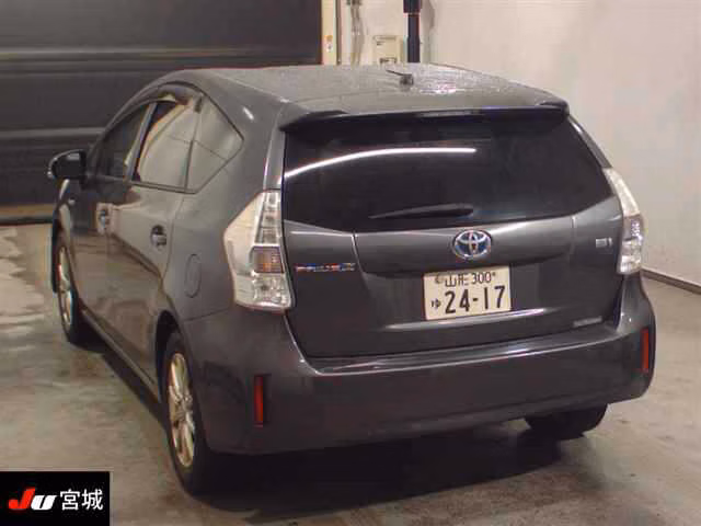 TOYOTA PRIUS ALPHA