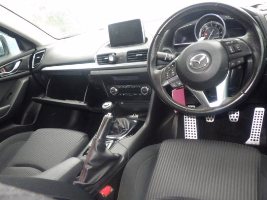 MAZDA AXELA