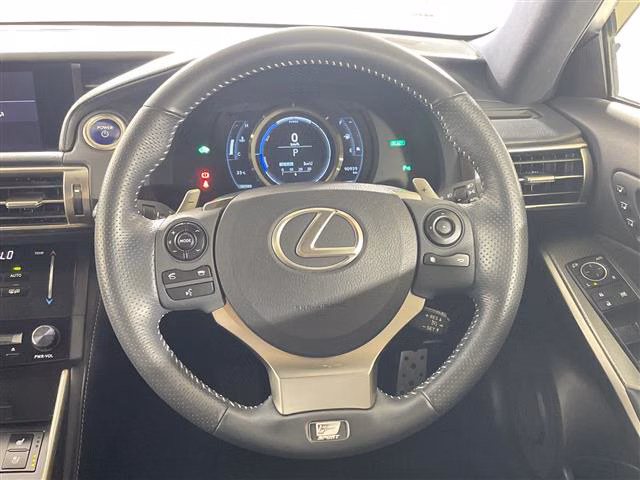 Lexus IS300h