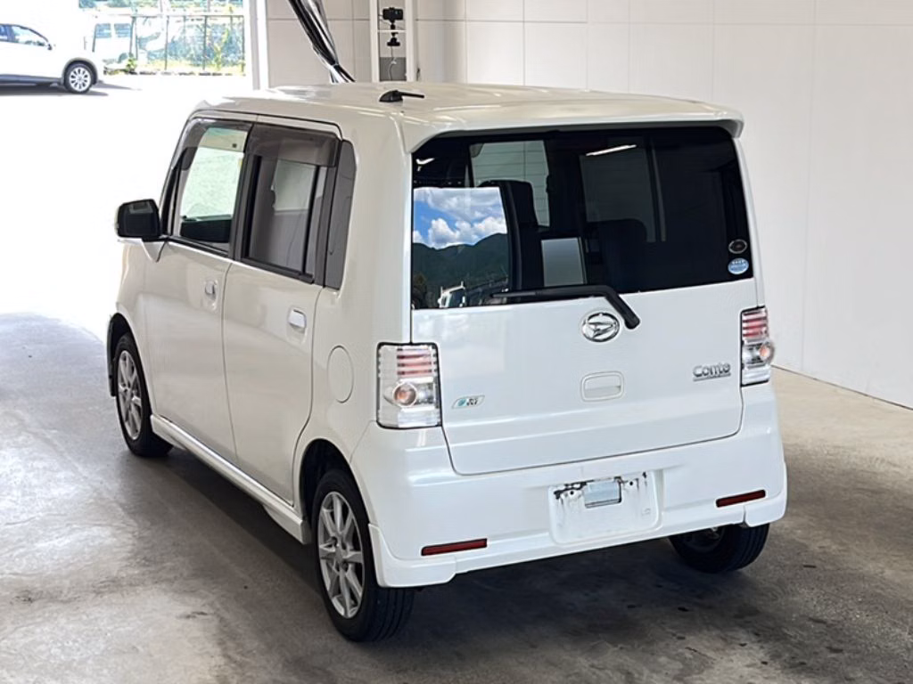 DAIHATSU MOVE CONTE