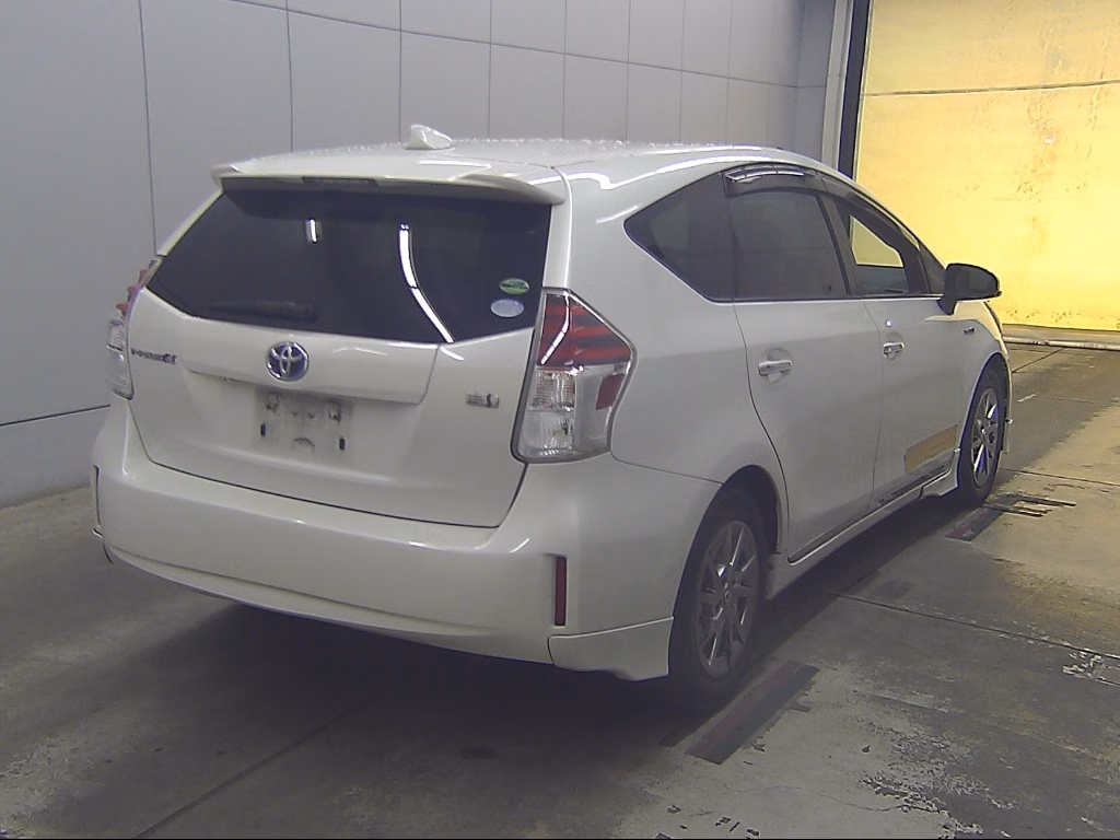 TOYOTA PRIUS ALPHA