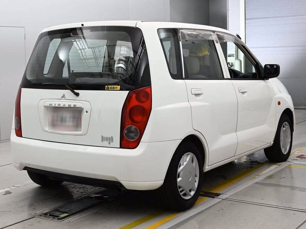 MITSUBISHI MIRAGE DINGO