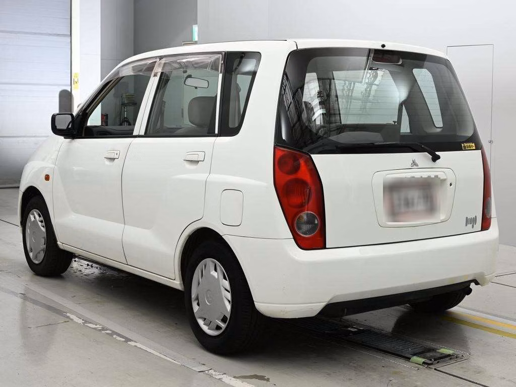 MITSUBISHI MIRAGE DINGO