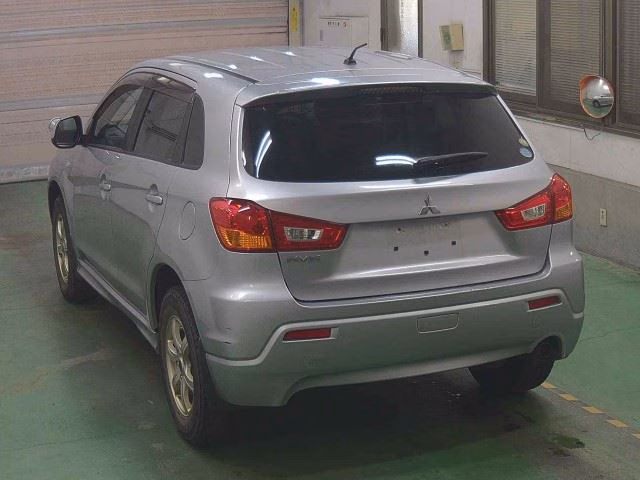 MITSUBISHI RVR