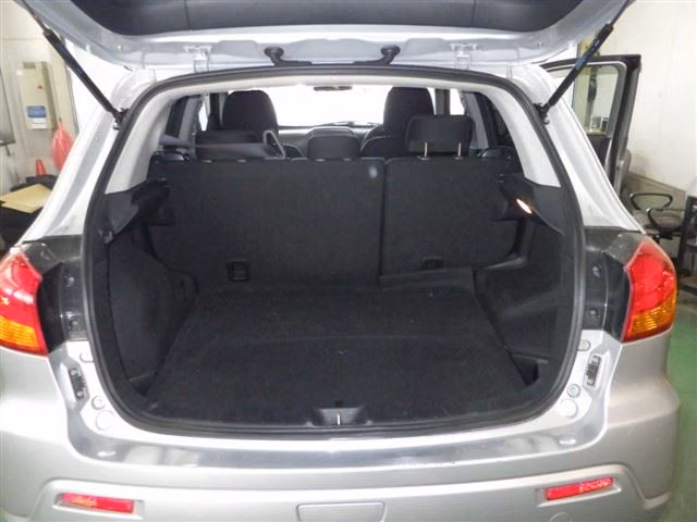 MITSUBISHI RVR