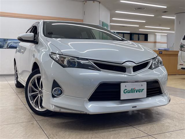 TOYOTA AURIS