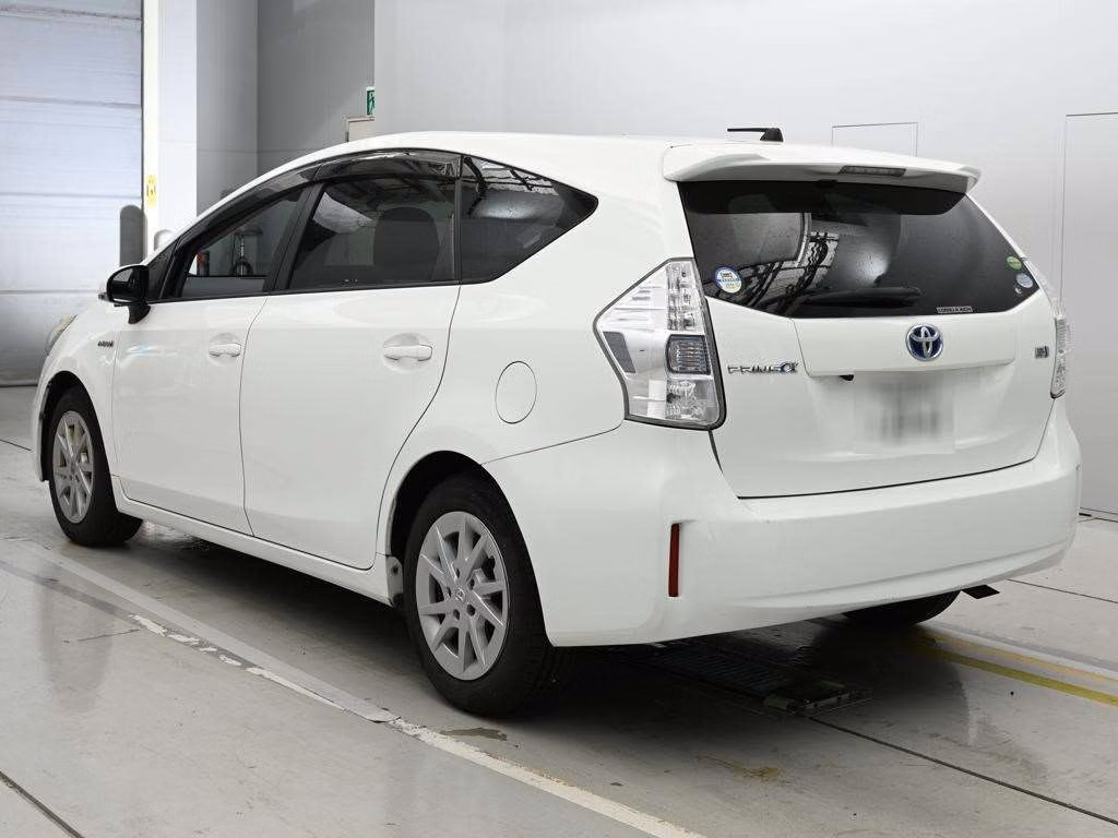 TOYOTA PRIUS ALPHA