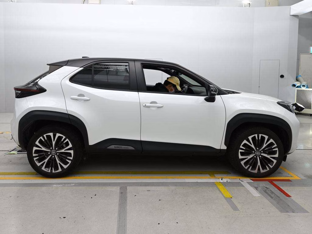 TOYOTA YARIS CROSS