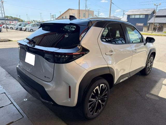 TOYOTA YARIS CROSS