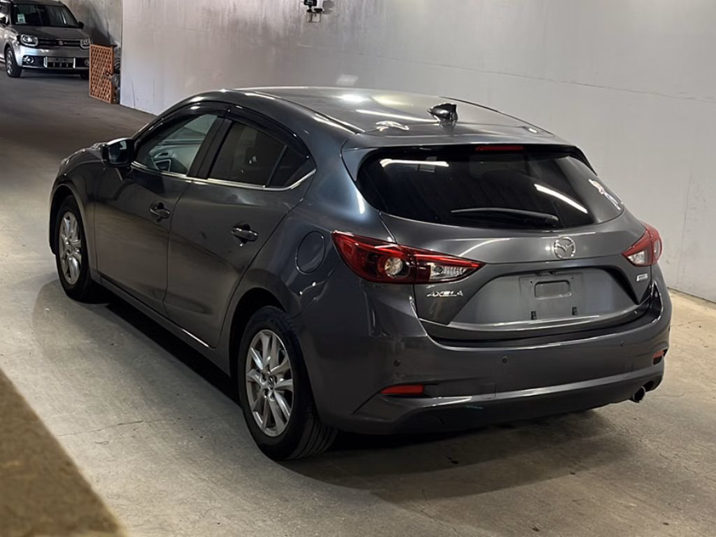 MAZDA AXELA