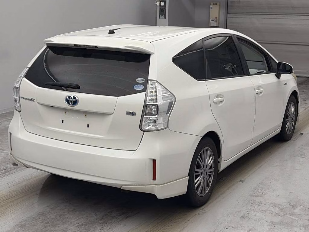TOYOTA PRIUS ALPHA