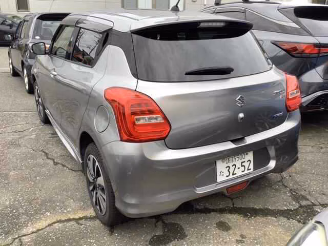 SUZUKI SWIFT
