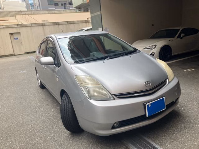 TOYOTA PRIUS