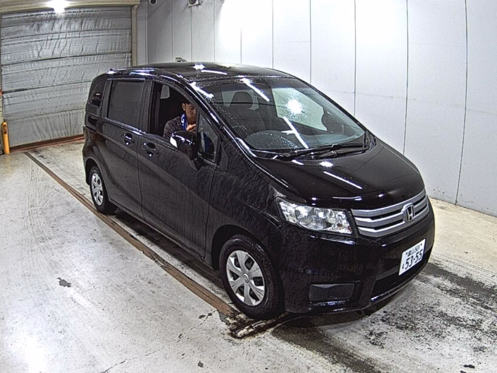 HONDA FREED SPIKE