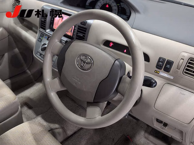 TOYOTA RAUM