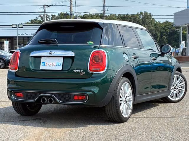 MINI HATCH