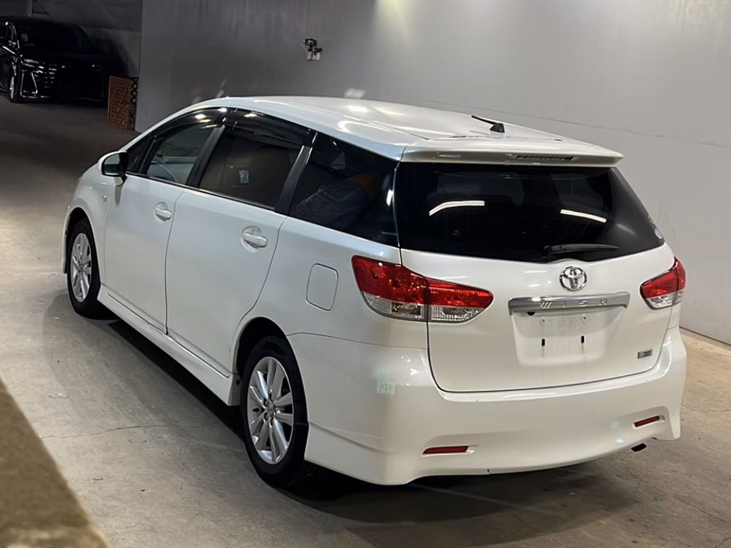TOYOTA WISH