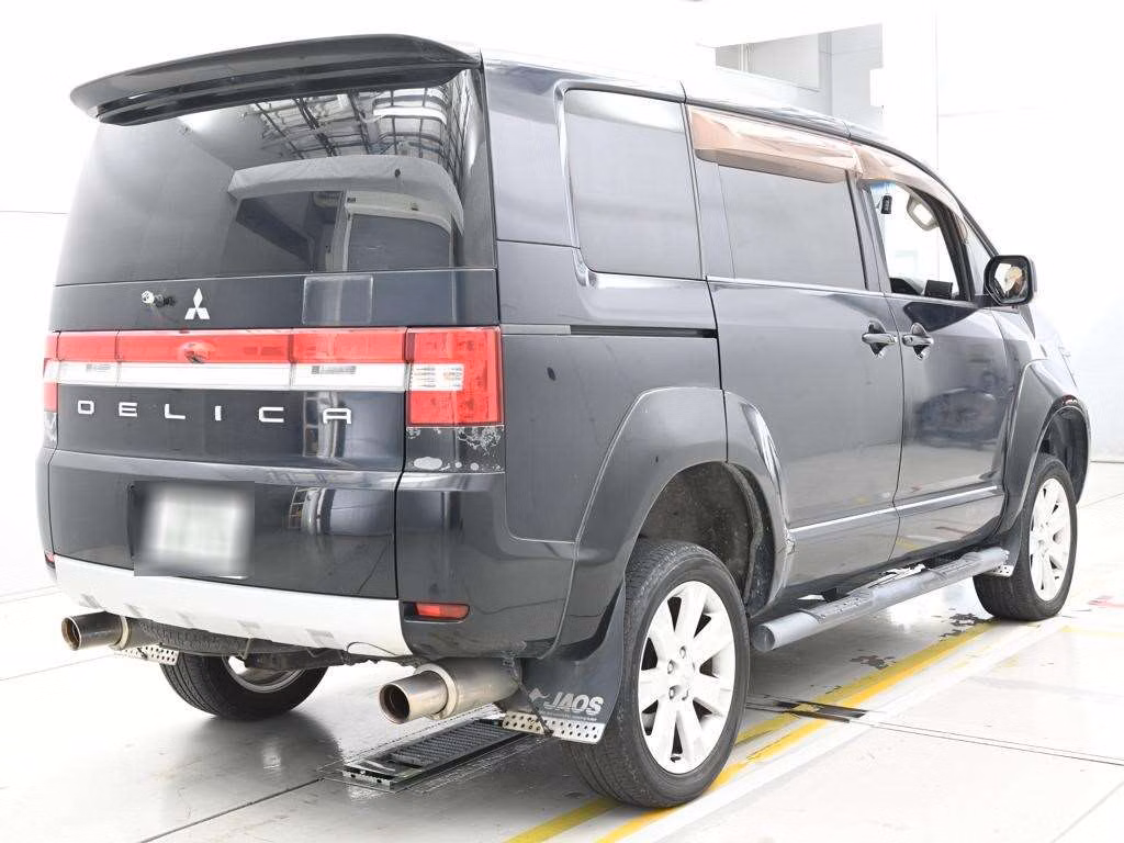 MITSUBISHI DELICA D:5