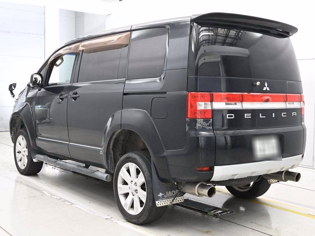 MITSUBISHI DELICA D:5
