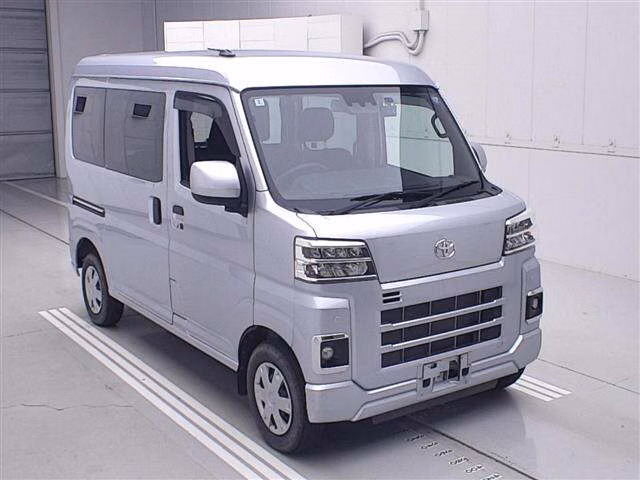 TOYOTA PIXIS VAN
