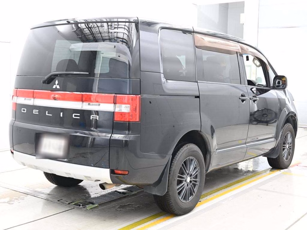 MITSUBISHI DELICA D:5