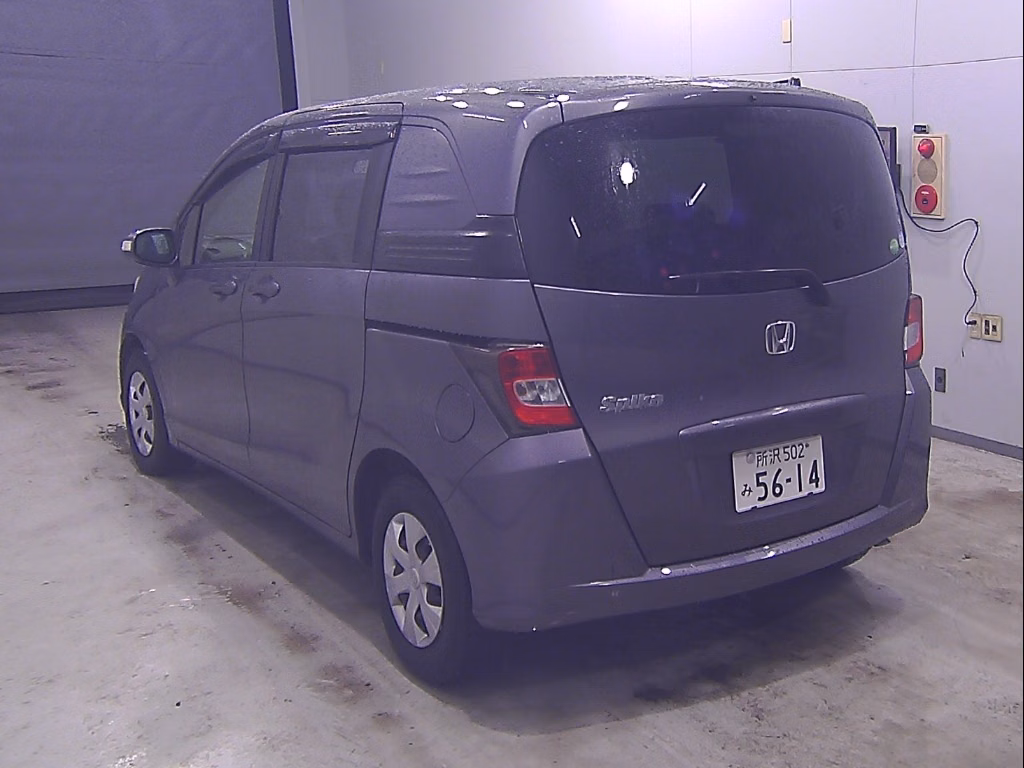 HONDA FREED SPIKE