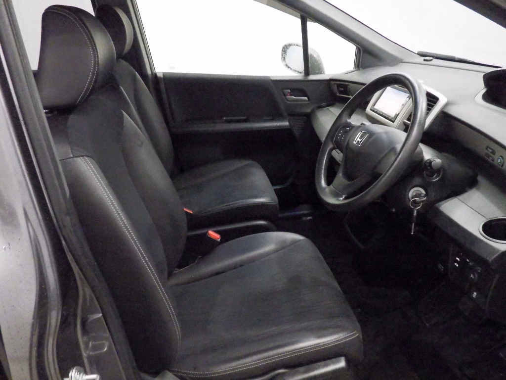 HONDA FREED SPIKE