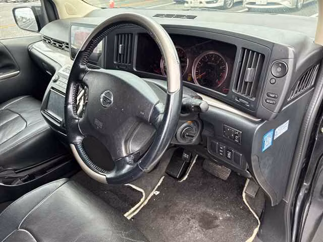 NISSAN ELGRAND
