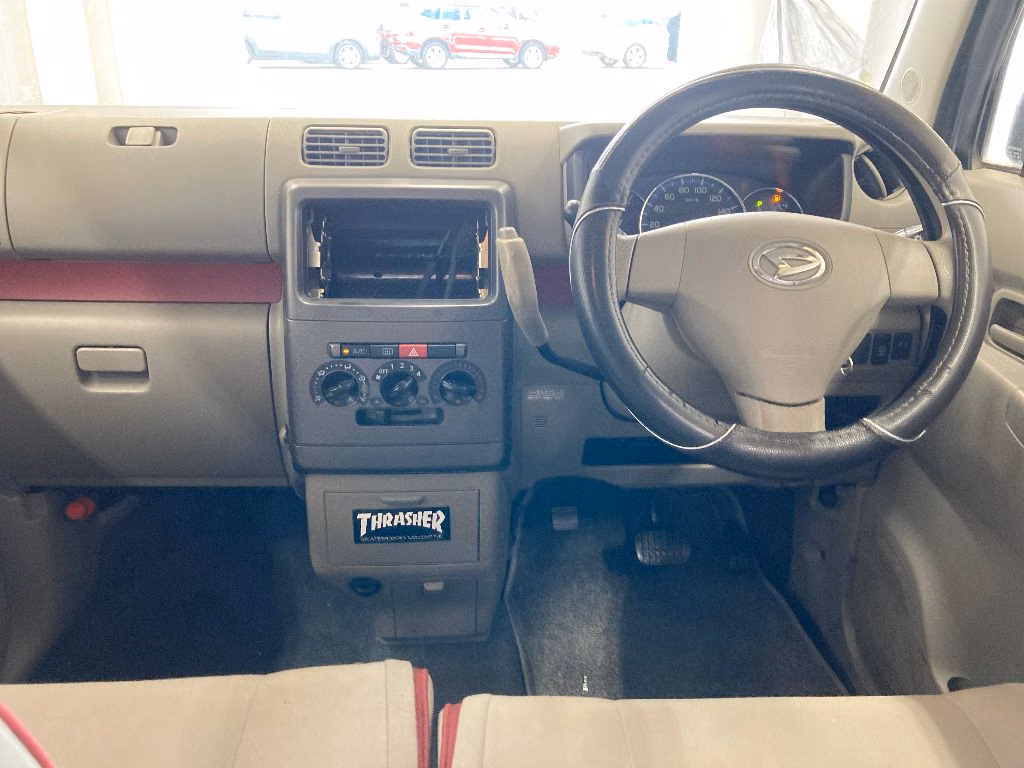 DAIHATSU MOVE CONTE