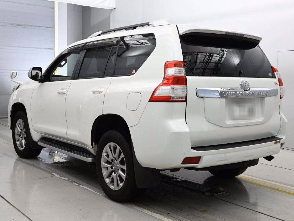 TOYOTA LAND CRUISER PRADO