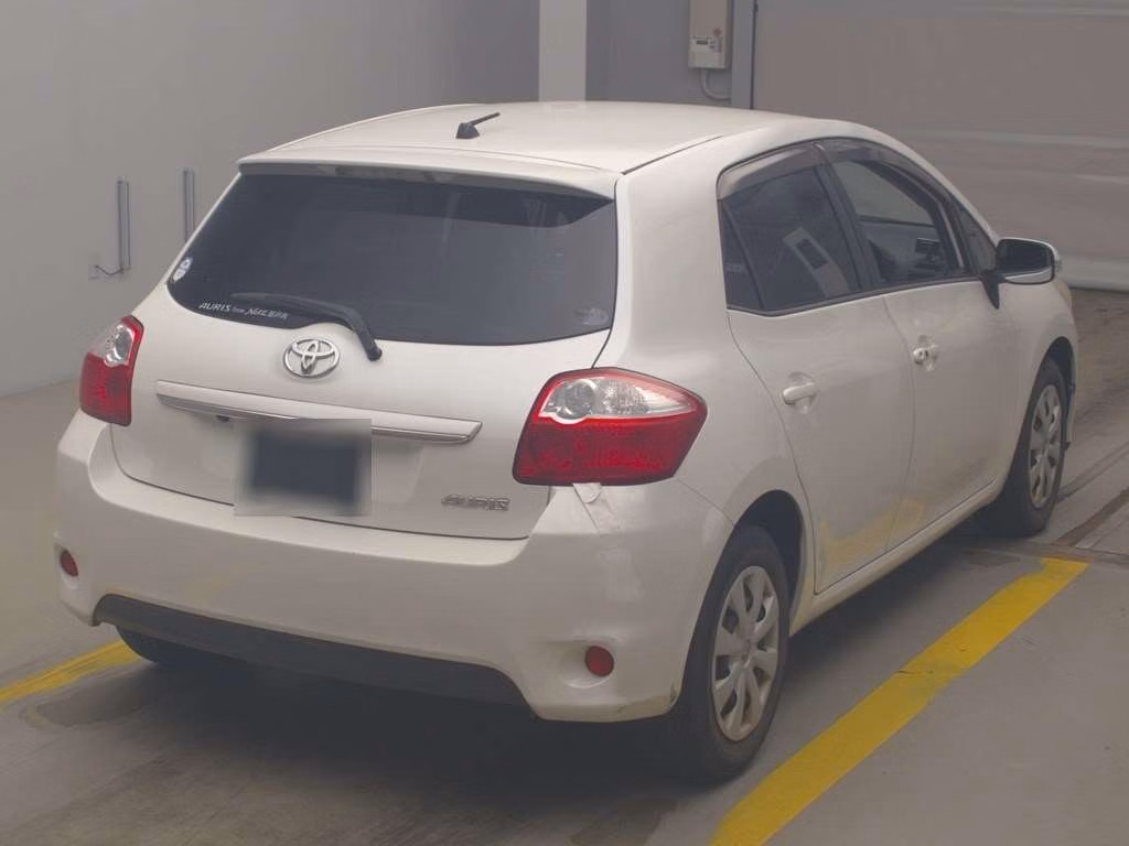 TOYOTA AURIS