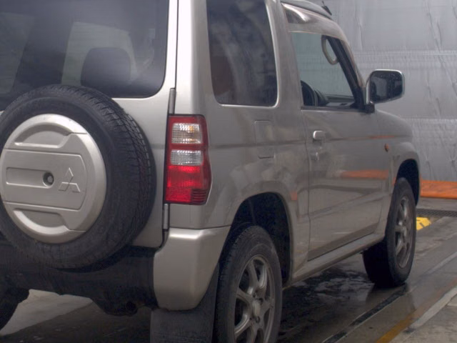 MITSUBISHI PAJERO MINI