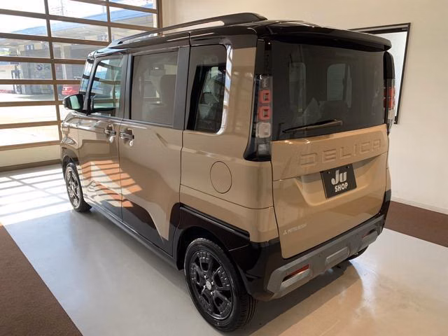 MITSUBISHI DELICA MINI
